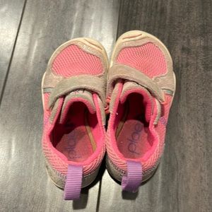 Great condition Plae Ty sneakers - Size 7